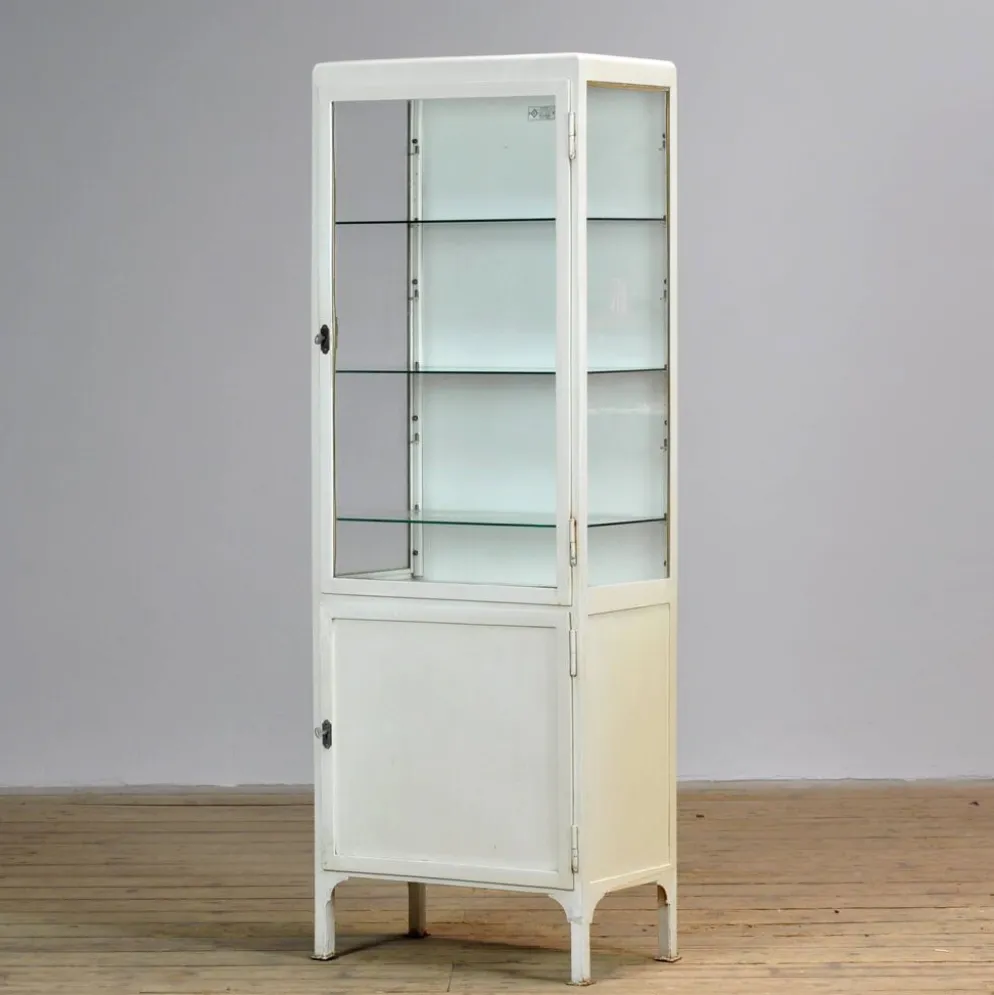 Cabinet médical vintage, années 1970