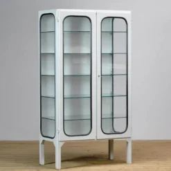 Cabinet médical vintage, années 1970