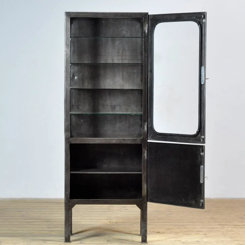 Cabinet médical vintage, années 1970