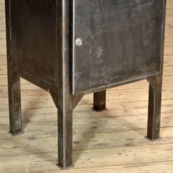 Cabinet médical vintage, années 1970
