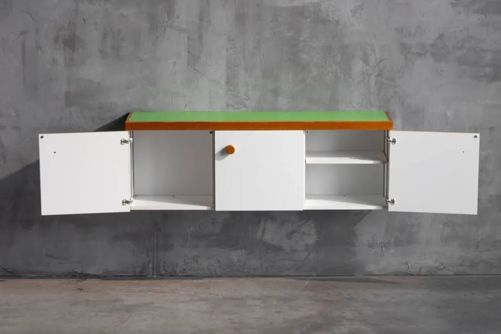 Cabinet mural par Charlotte Perriand pour Les Arcs, France, années 1970.