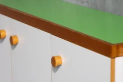 Cabinet mural par Charlotte Perriand pour Les Arcs, France, années 1970.