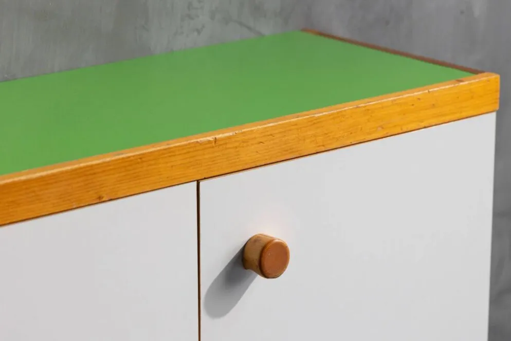 Cabinet mural par Charlotte Perriand pour Les Arcs, France, années 1970.