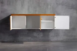 Cabinet mural par Charlotte Perriand pour Les Arcs, France, années 1970.
