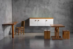 Cabinet mural par Charlotte Perriand pour Les Arcs, France, années 1970.