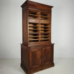 Cabinet notarial en chêne néerlandais des années 1930 / Cabinet d'archive