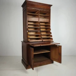 Cabinet notarial en chêne néerlandais des années 1930 / Cabinet d'archive