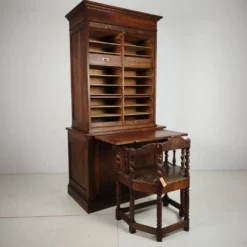 Cabinet notarial en chêne néerlandais des années 1930 / Cabinet d'archive