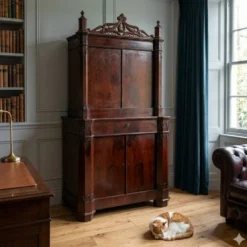 Cabinet piémontais ancien en bois, Italie, XIXe siècle