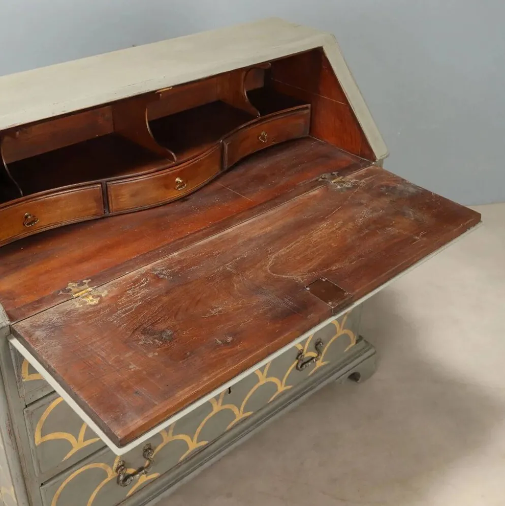 Cabinet, secrétaire à abattant ancien, style néoclassique en noyer, XXe siècle