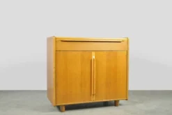 Cabinet suspendu vintage du milieu du siècle avec portes coulissantes, années 1960