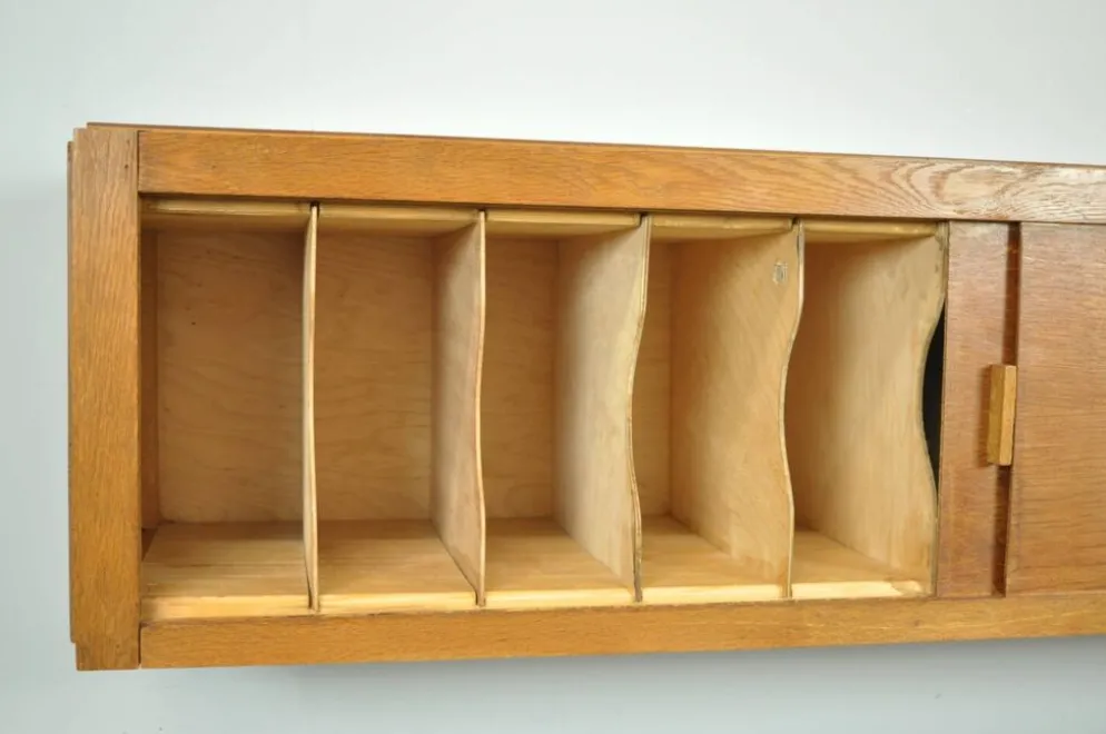 Cabinet suspendu vintage du milieu du siècle avec portes coulissantes, années 1960