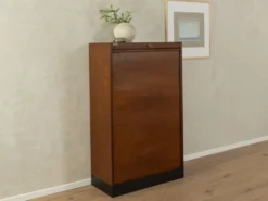 Cabinet tambour des années 1950, en placage de chêne teinté foncé.