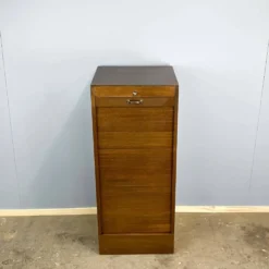 Cabinet à volets roulants, chêne foncé, années 1950