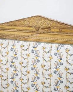Cadre de lit de jour sculpté et peint de style Louis XVI du XIXe siècle