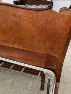 Cadre de lit double marron en bois laqué style Mid-Century années 1940