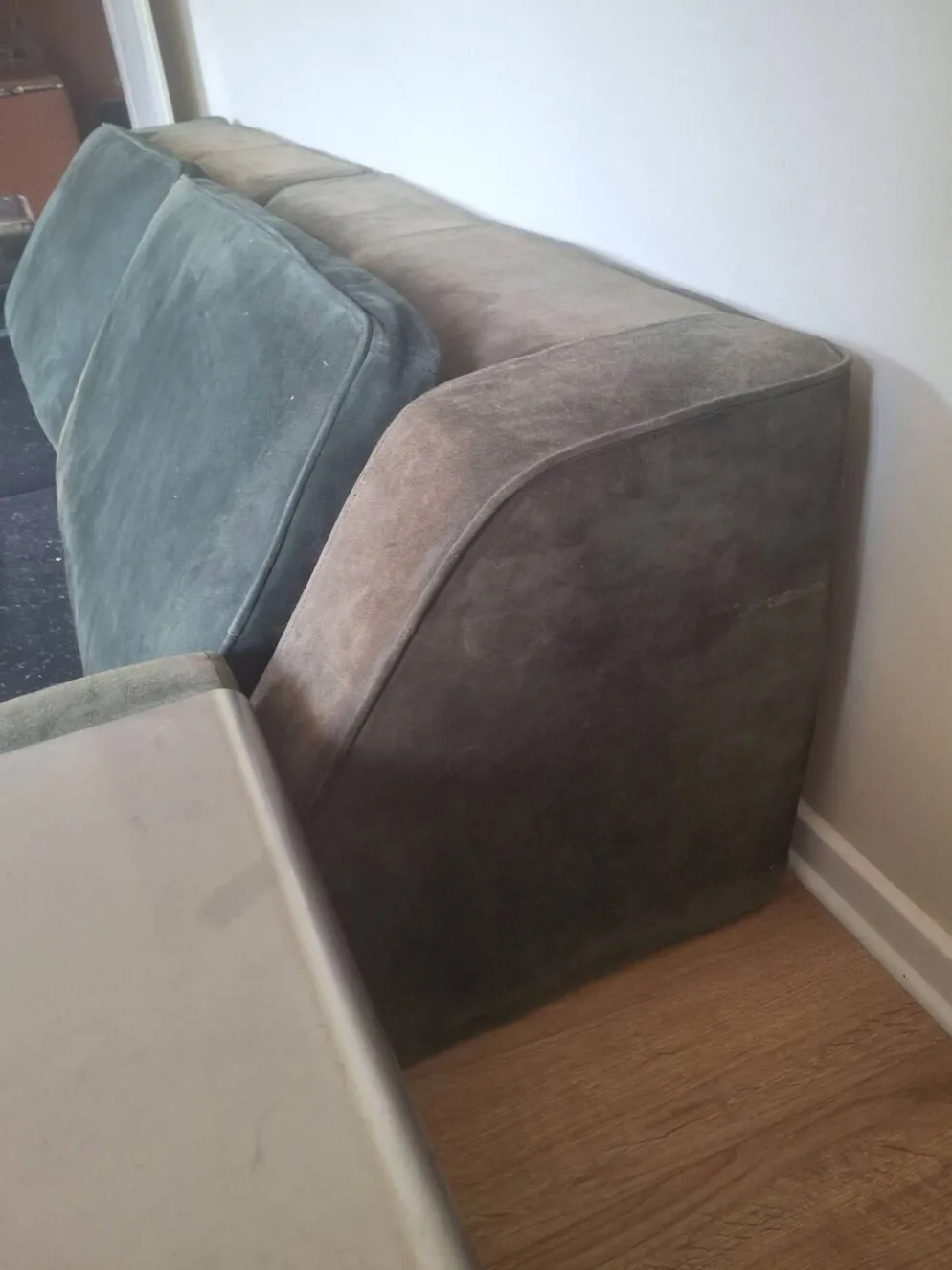 Cadre de lit double - Roche Bobois années 70 - complet – daim vert d’origin
