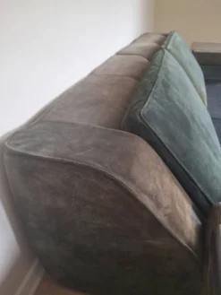 Cadre de lit double - Roche Bobois années 70 - complet – daim vert d’origin