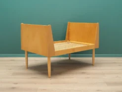 Cadre de lit en frêne, design danois, années 1960, production : Danemark