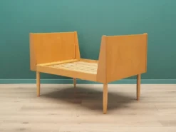 Cadre de lit en frêne, design danois, années 1960, production : Danemark