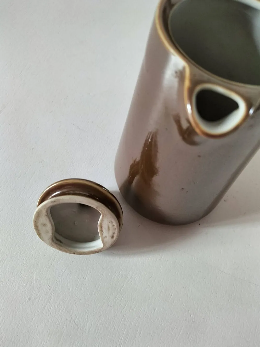 Cafetière ancienne en porcelaine brune – C.P. & Cie, Mehun (fin 19ème)