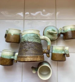 Cafetière céramique vernissée et scarifiée, années 80