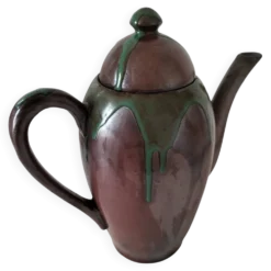 Cafetière en céramique à pâte rouge – création d’artiste