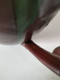 Cafetière en céramique à pâte rouge – création d’artiste