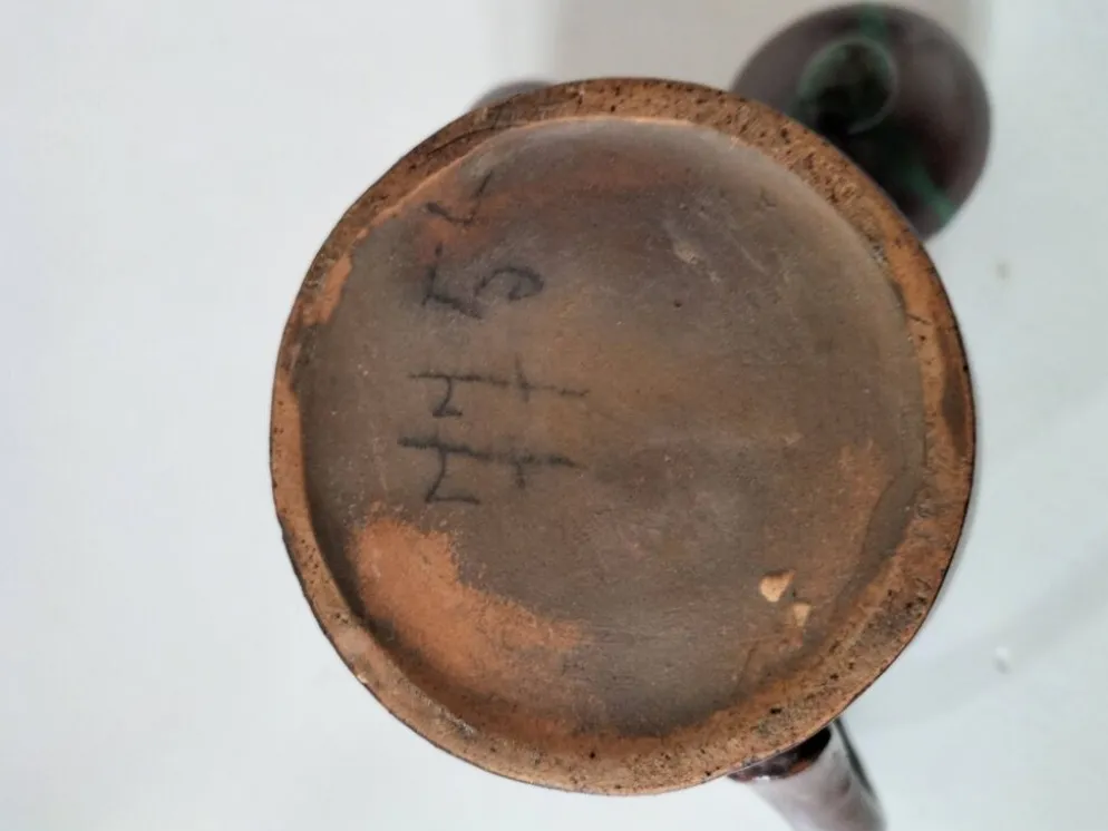 Cafetière en céramique à pâte rouge – création d’artiste