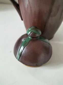 Cafetière en céramique à pâte rouge – création d’artiste