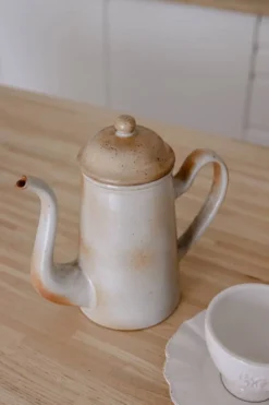 Cafetière en grès émaillé