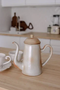 Cafetière en grès émaillé