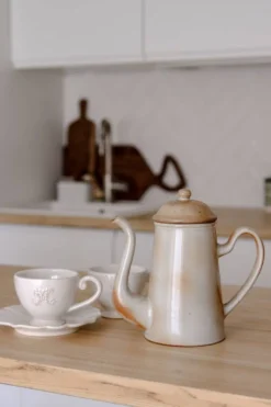 Cafetière en grès émaillé
