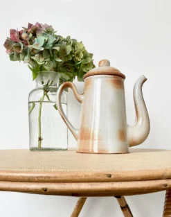 Cafetière en grès émaillé