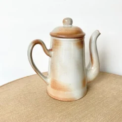 Cafetière en grès émaillé