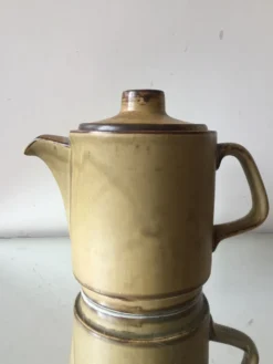Cafetière en grès scandinave