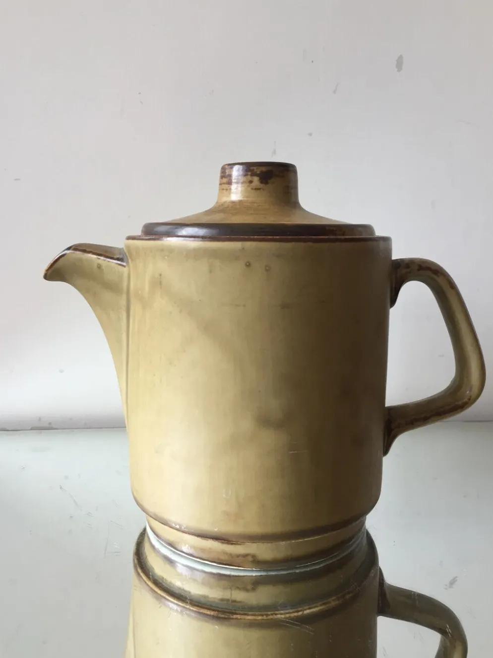 Cafetière en grès scandinave