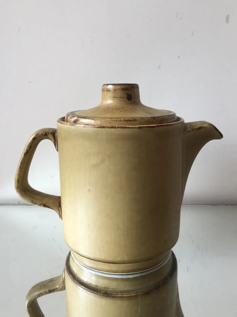 Cafetière en grès scandinave