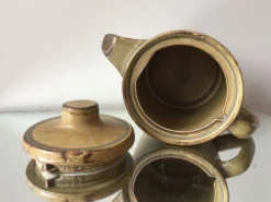 Cafetière en grès scandinave