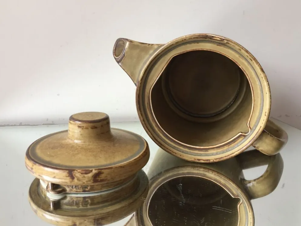 Cafetière en grès scandinave