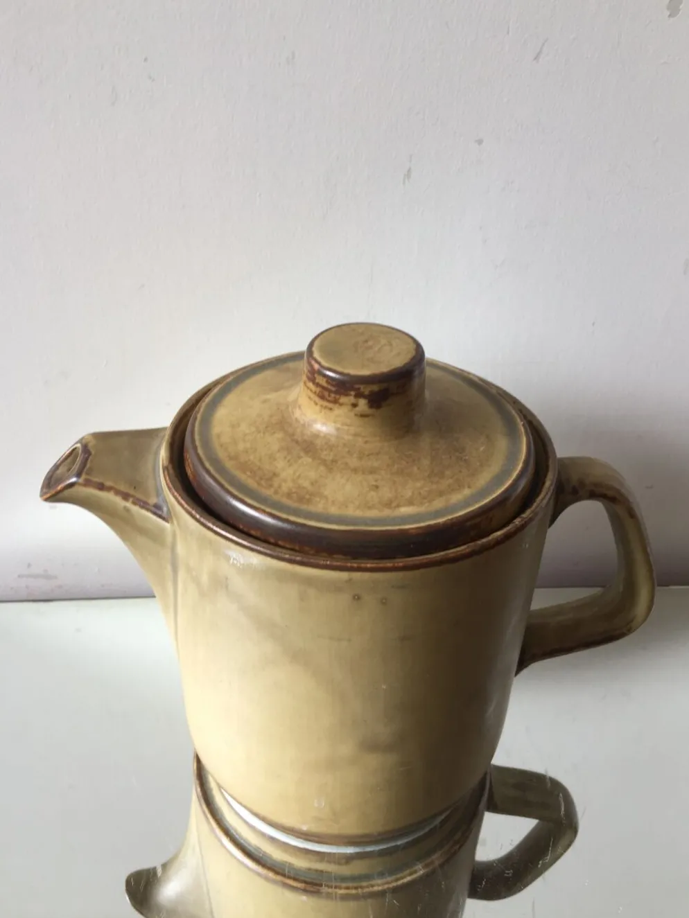 Cafetière en grès scandinave