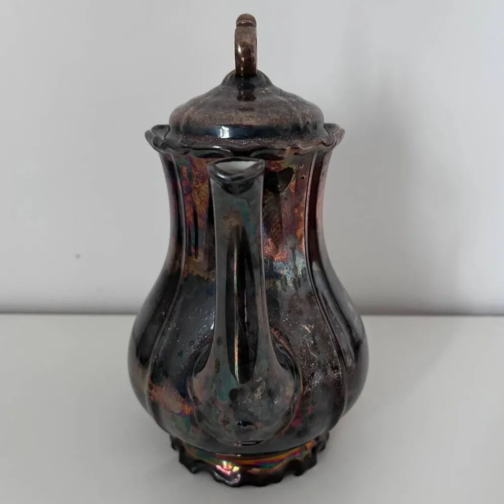 Cafetière en porcelaine métallisée