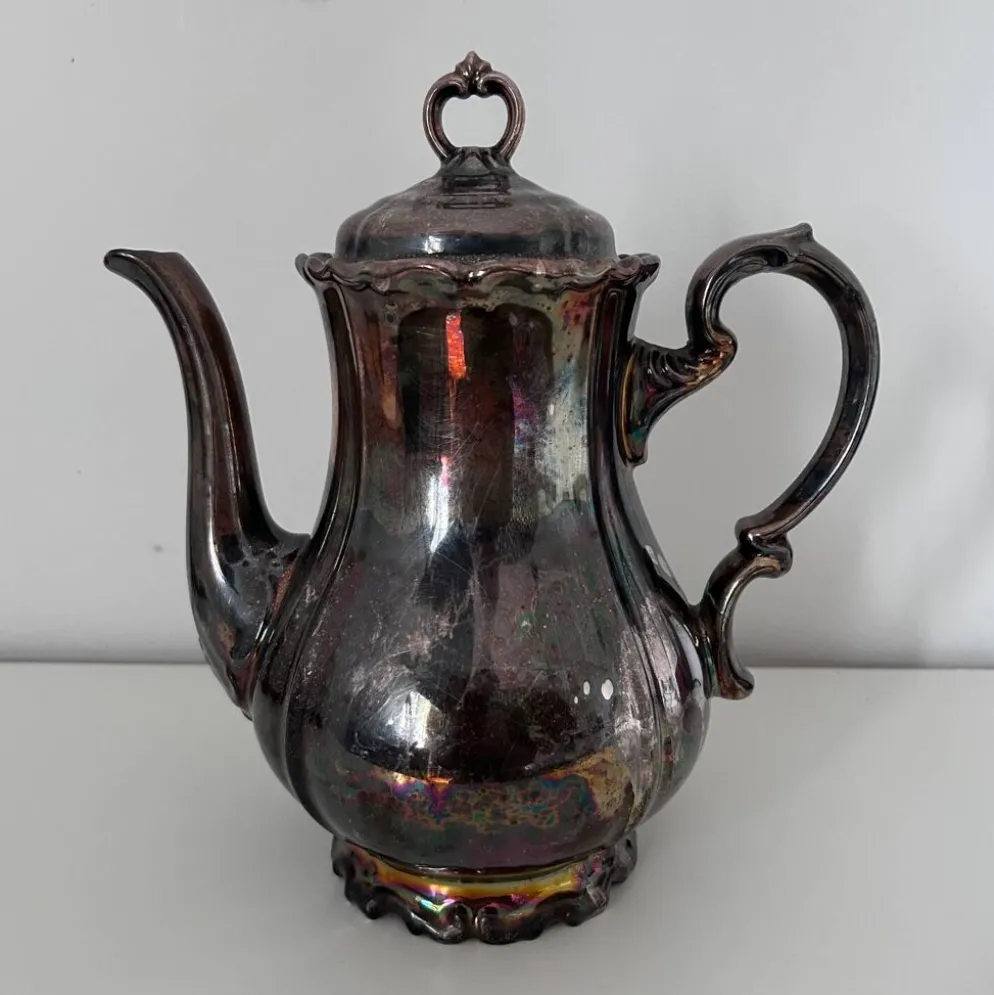 Cafetière en porcelaine métallisée
