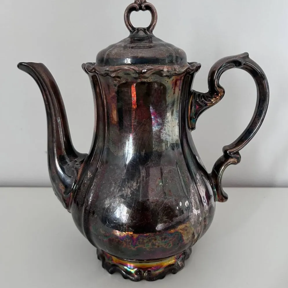 Cafetière en porcelaine métallisée