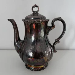 Cafetière en porcelaine métallisée