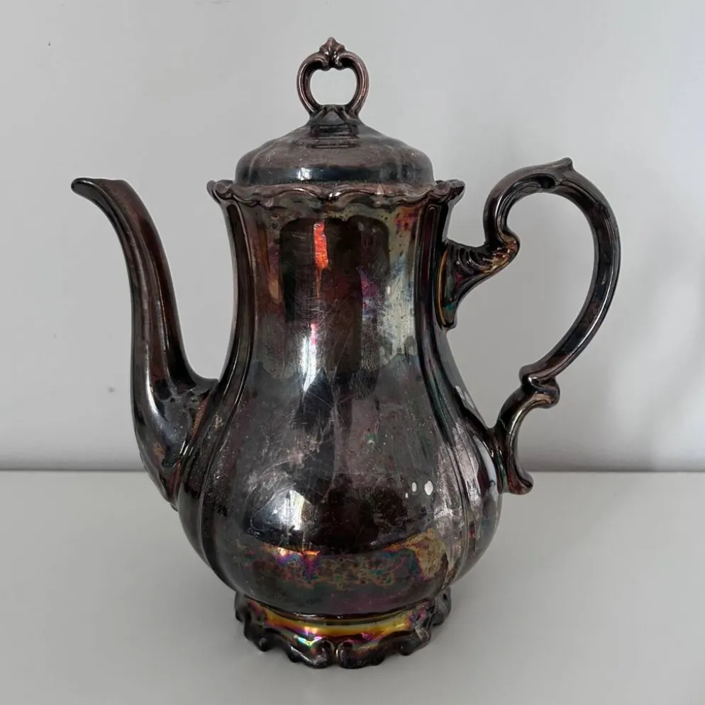 Cafetière en porcelaine métallisée