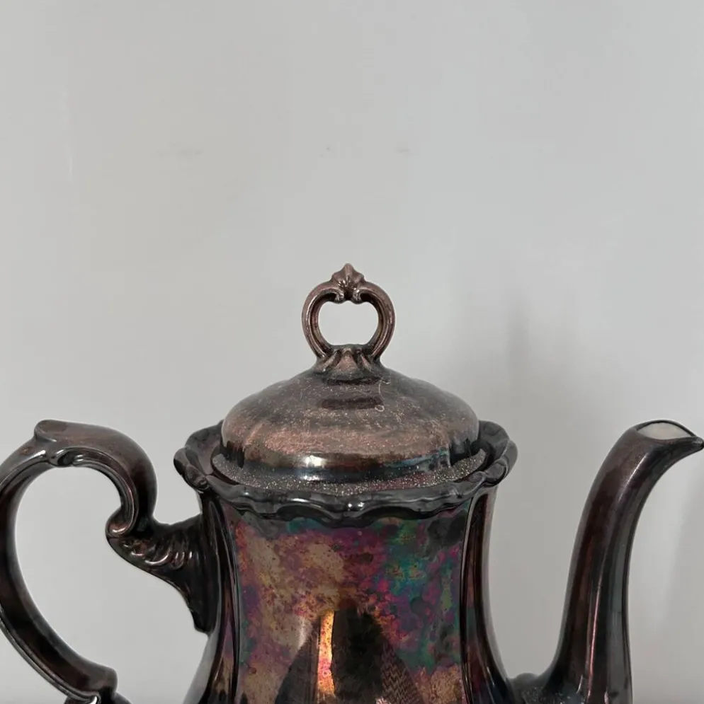 Cafetière en porcelaine métallisée