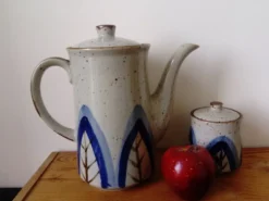 Cafetière et sucrier vintage