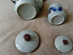 Cafetière et sucrier vintage