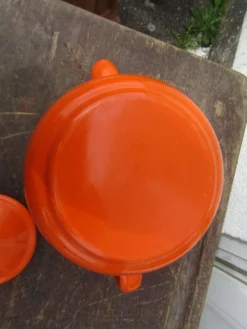 Cafetière orange vintage